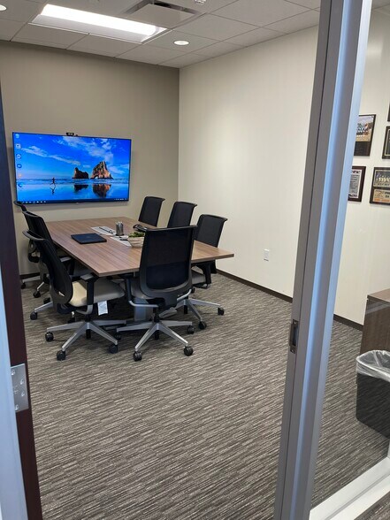 More Photos Of 1780 Hughes Landing Blvd, The Woodlands Office For Lease