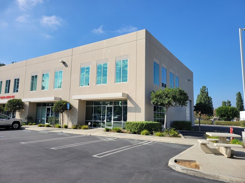 More Photos Of 325 N Puente St, Brea Light Manufacturing For Lease