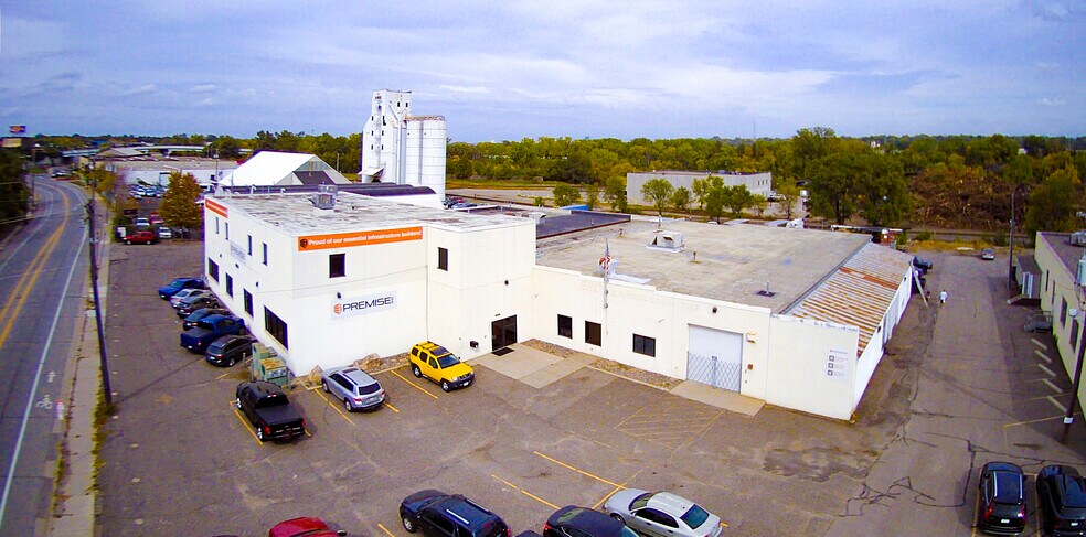 More Photos Of 4024 Washington Ave N, Minneapolis Warehouse For Lease
