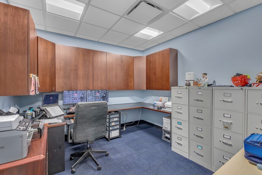 More Photos Of 22 Colt Ct, Ronkonkoma Warehouse For Sale