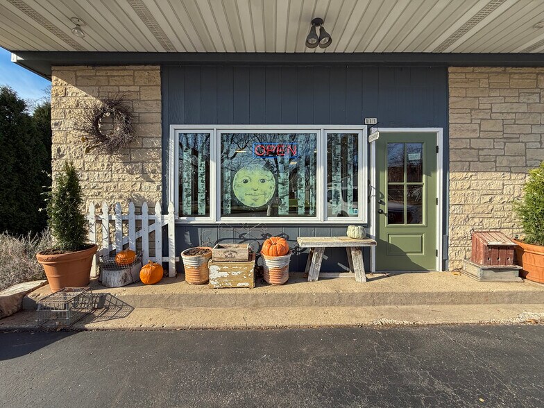 More Photos Of 111 S Fifth St, Walworth Fast Food For Sale