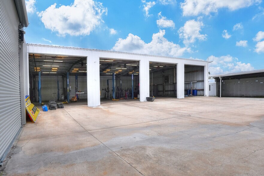 More Photos Of 1803 3rd St Sw, Winter Haven General Retail For Lease