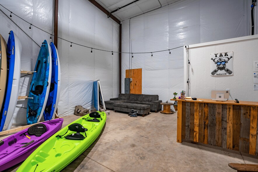 More Photos Of 2074 Commerce Dr, Medford Industrial For Lease