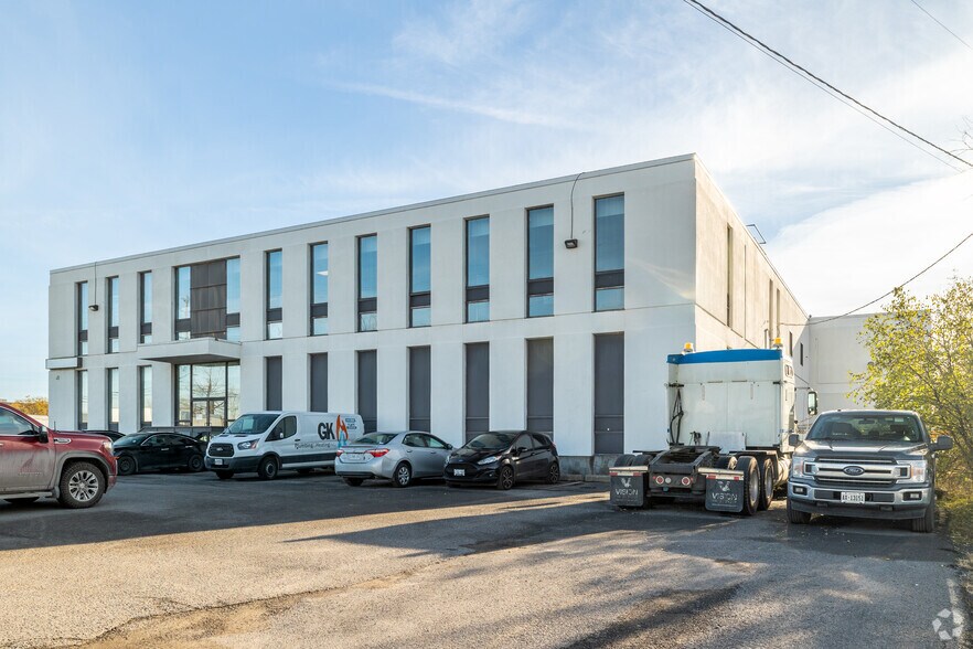 More Photos Of 888 Belfast Rd, Ottawa Light Distribution For Sale