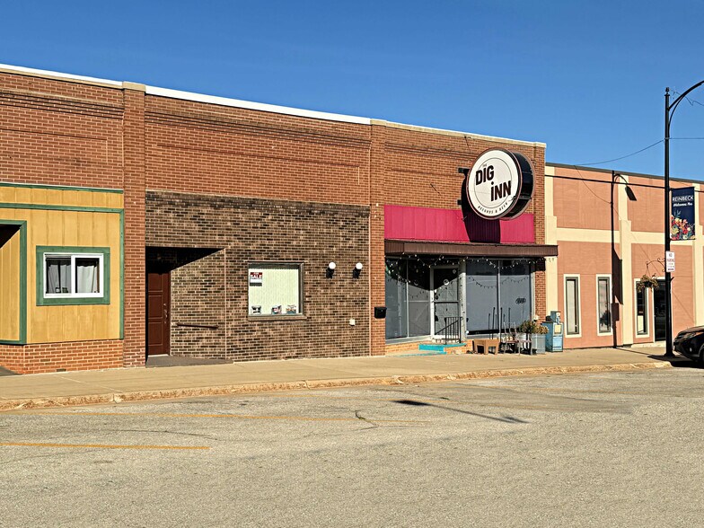 More Photos Of 115 Broad St, Reinbeck Office For Sale