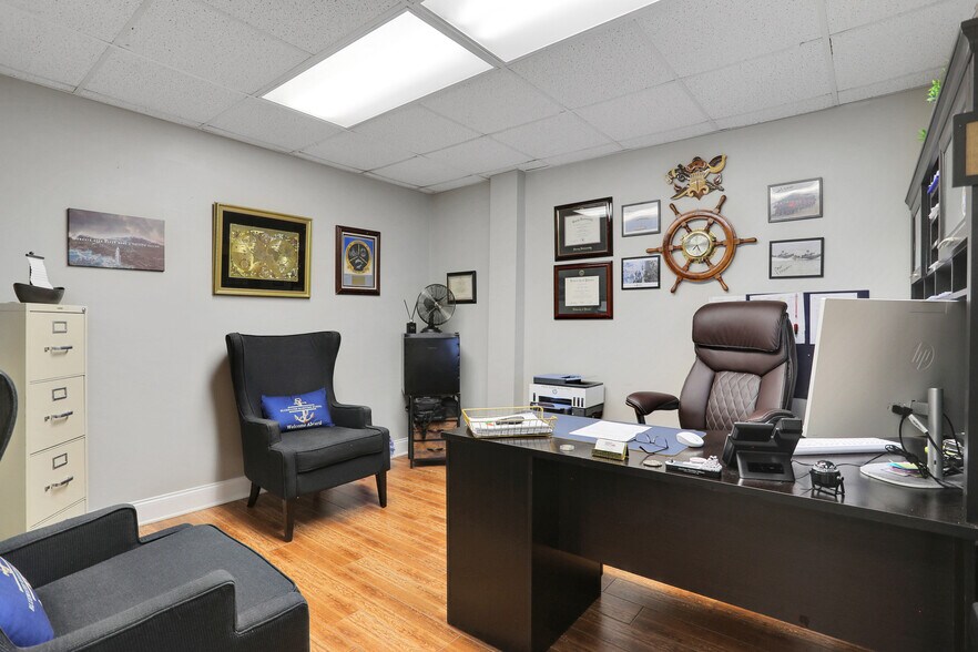 More Photos Of 3787 Old Middleburg Rd, Jacksonville Office For Sale