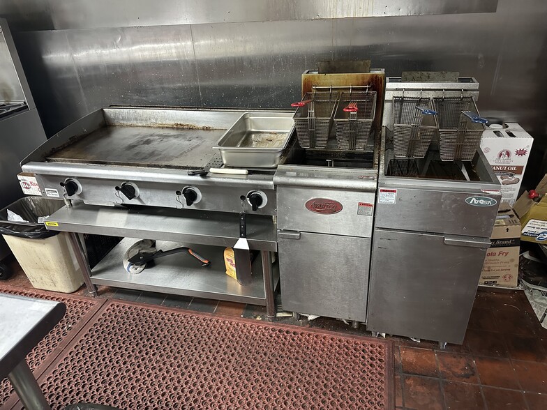 More Photos Of 930-980 Radio Rd, Little Egg Harbor Township General Retail For Sale