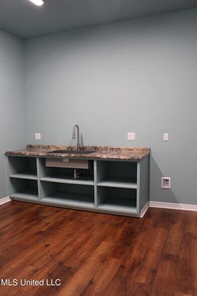 More Photos Of 4405 E Aloha Dr, Diamondhead Storefront Retail Office For Lease