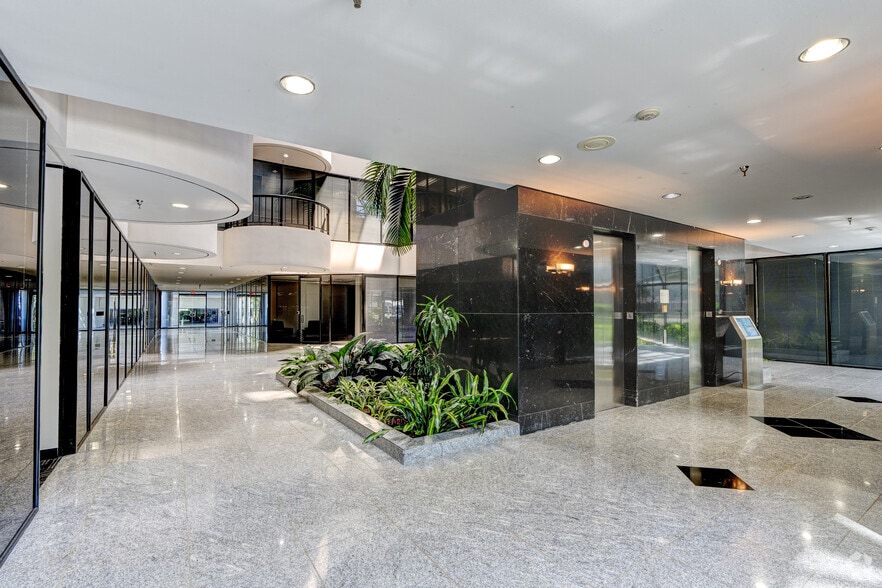 More Photos Of 1880 S Dairy Ashford Rd, Houston Office For Lease