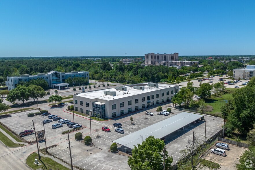 More Photos Of 506 Graham Dr, Tomball Medical For Lease