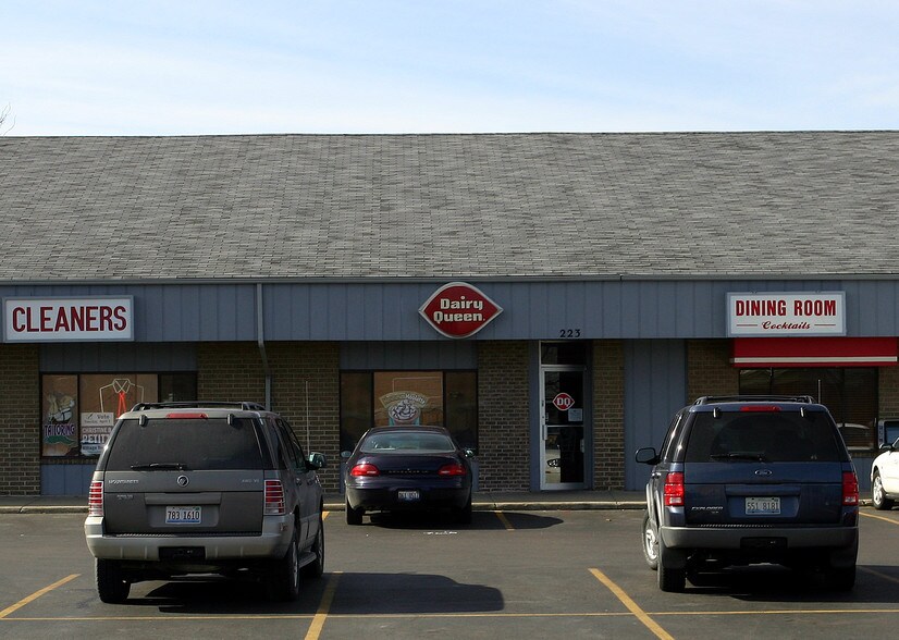 More Photos Of 27W181-27W239 Geneva Rd, Winfield General Retail For Lease