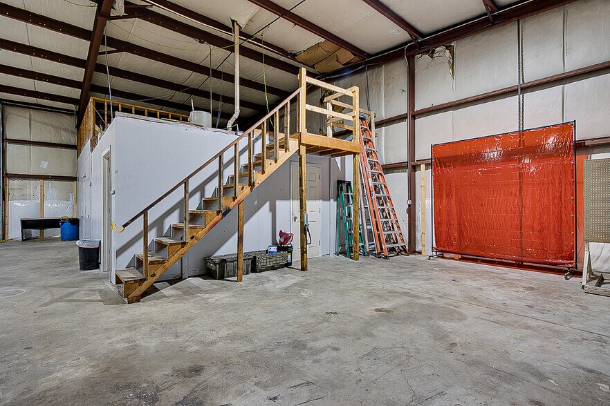 More Photos Of 174 LeWallen Rd, Asheboro Auto Repair For Lease