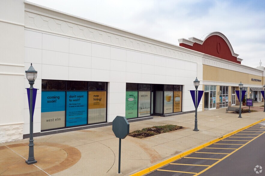 More Photos Of 4302-4330 Summit Plaza Dr, Louisville Unknown For Lease