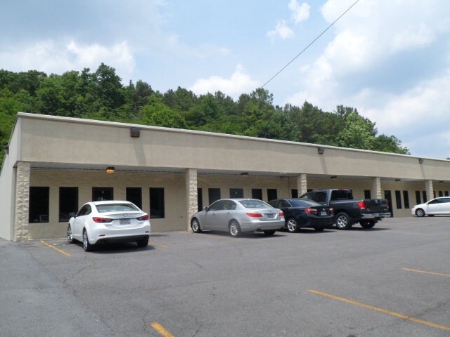 Primary Photo Of 1225 Coronet Dr, Dalton Office For Lease