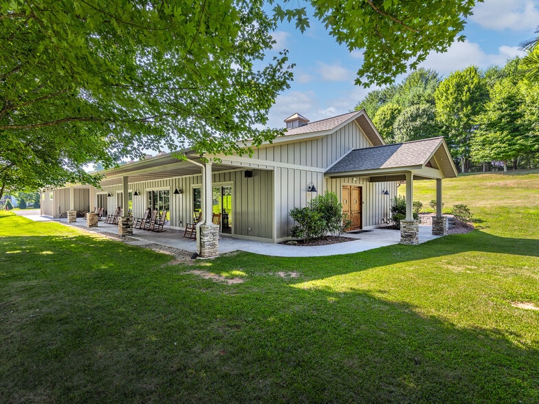 More Photos Of 355 Johnson Dr, Canton Specialty For Sale