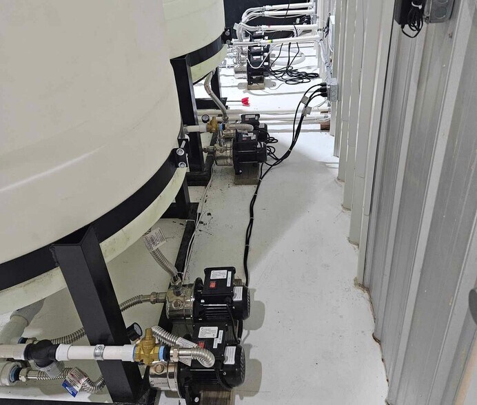 More Photos Of 609 Indian Rd, Seiling Auto Repair For Sale