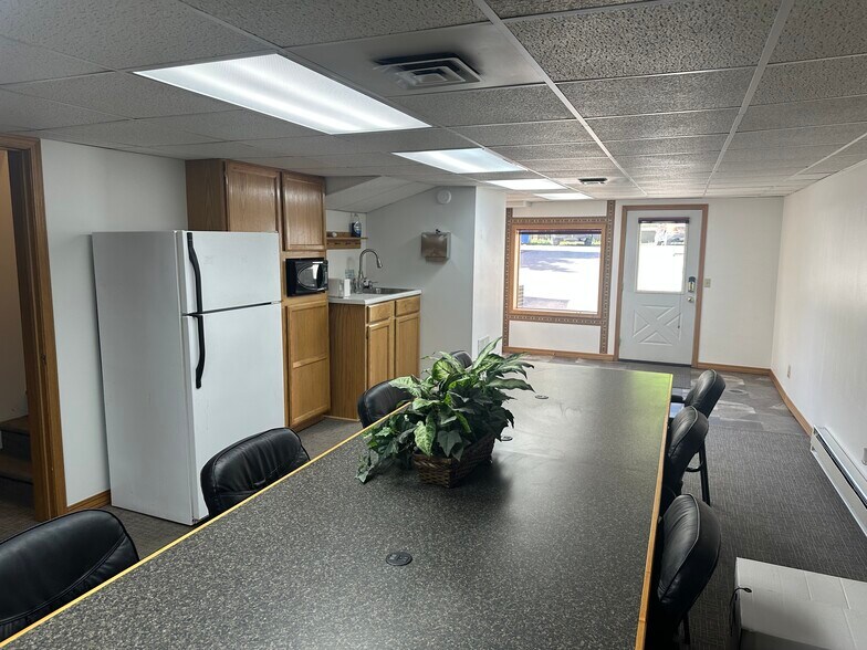 More Photos Of 325-327 E. Broadway, Missoula Office For Lease