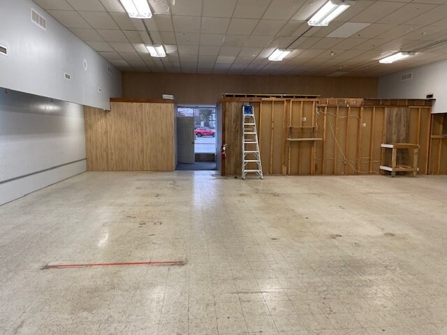 More Photos Of 113 Main St S, Stewartville Storefront For Lease