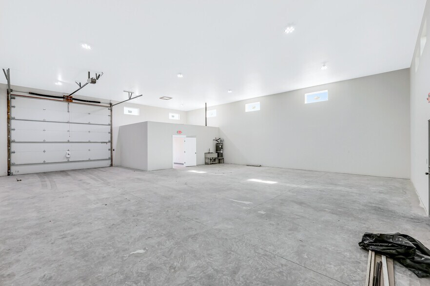 More Photos Of 10903 E Trent Ave, Spokane Valley Light Manufacturing For Sale