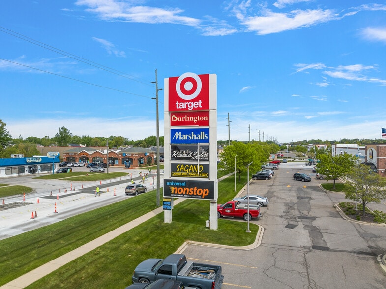 More Photos Of 28200-28250 Dequindre Rd, Warren Supermarket For Sale