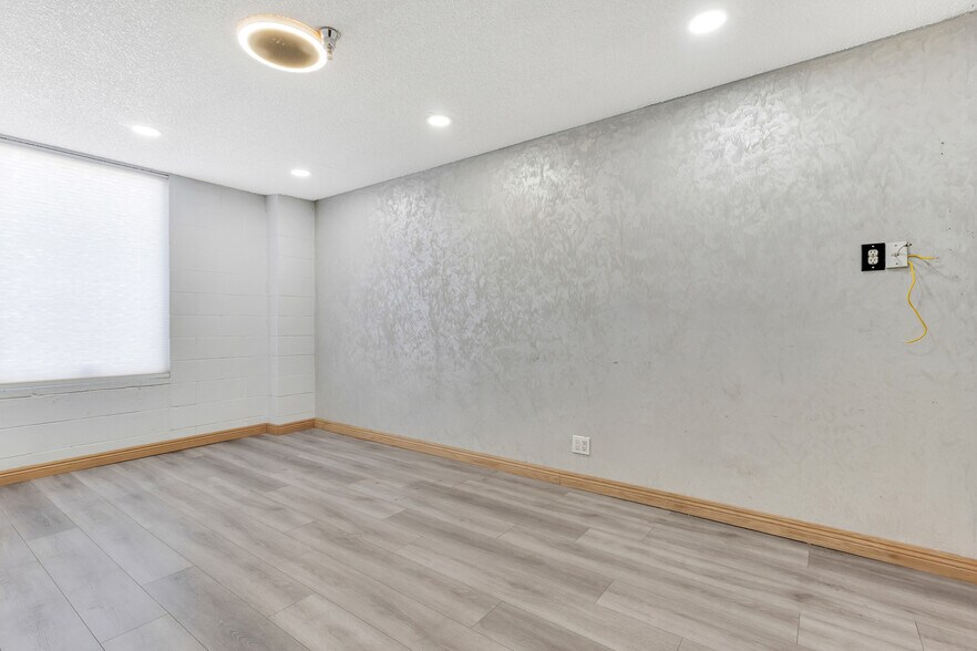 More Photos Of 8010 Wheatland Ave, Sun Valley Manufacturing For Sale