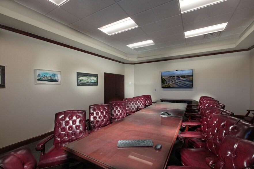 More Photos Of 25 NW 146th St, Edmond Medical For Sale
