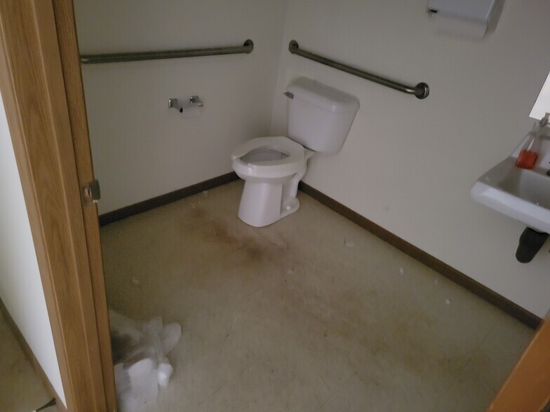 More Photos Of 3566 State Rd, Cuyahoga Falls Self Storage For Lease