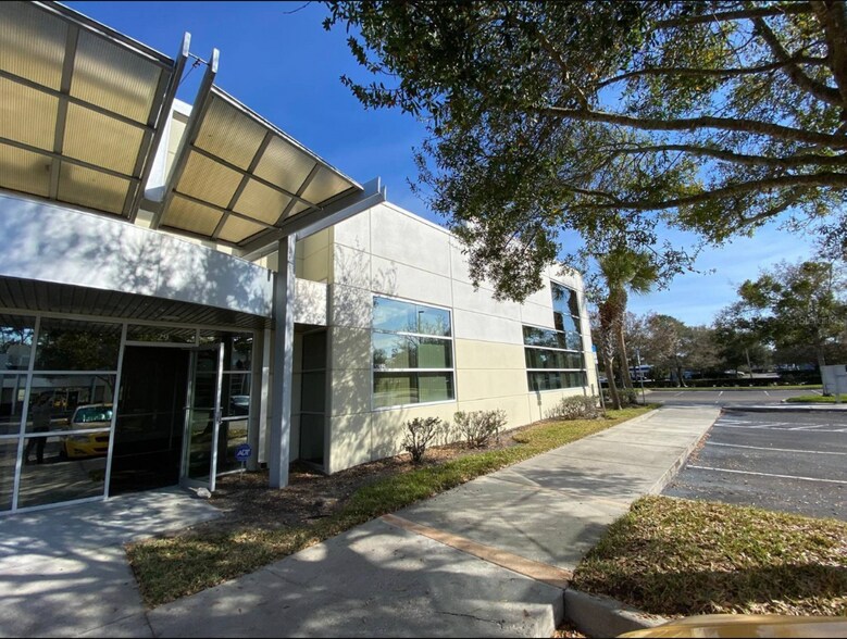 More Photos Of 8810 Commodity Cir, Orlando Showroom For Lease
