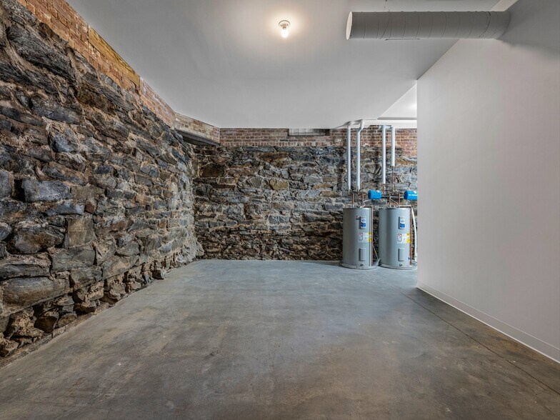 More Photos Of 170 Lyman St, Asheville Office For Lease