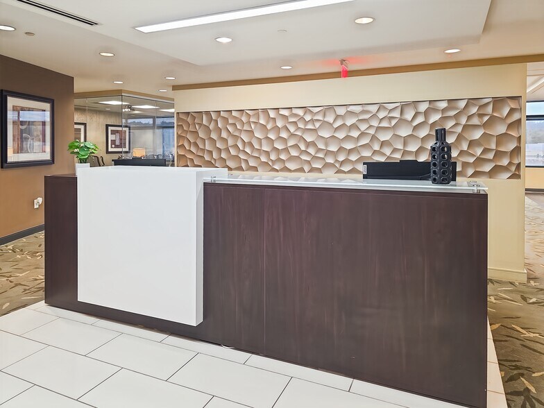 More Photos Of 11555 Medlock Bridge Rd, Duluth Coworking Space