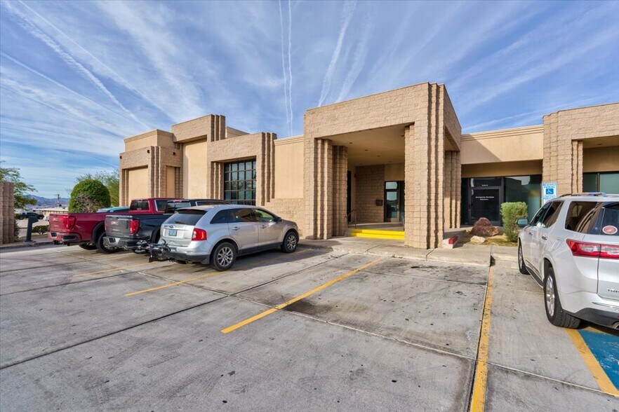 More Photos Of 2035 Mesquite Ave, Lake Havasu City Medical For Sale