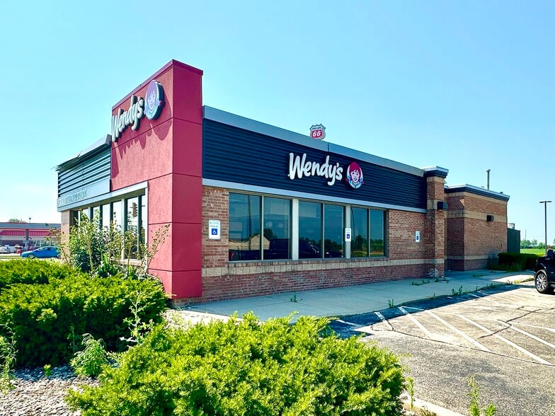 Primary Photo Of 1209 Broadway Ave E, Mattoon Fast Food For Lease