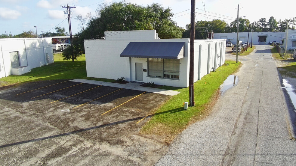 Primary Photo Of 1128 Mente Dr, Savannah Warehouse For Lease