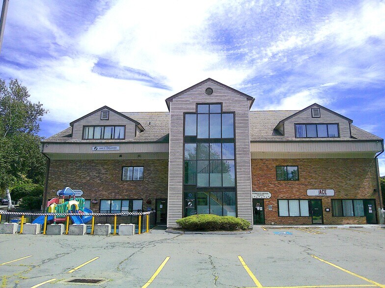 More Photos Of 17 Farmington Ave, Plainville Unknown For Lease