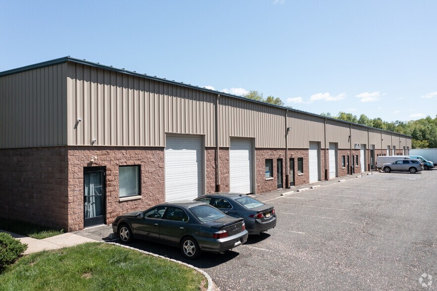 More Photos Of 3301-3393 S Clinton Ave, South Plainfield Flex For Lease