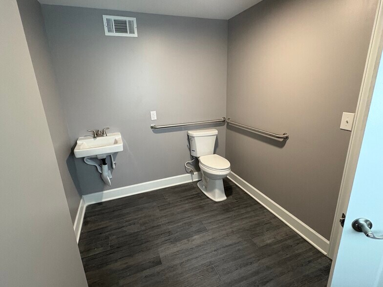 More Photos Of 4050 Ridge Lea Rd, Amherst Office For Lease