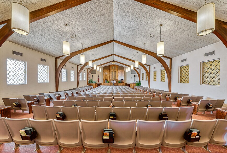 More Photos Of 300 S 7th St, Las Vegas Religious Facility For Sale