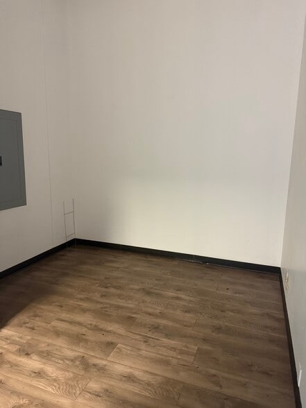 More Photos Of 121-131 Collins St, Joliet Storefront For Lease