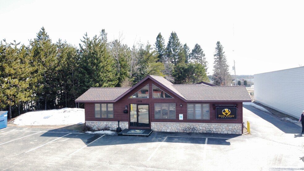 More Photos Of 1226 Lincoln St, Rhinelander Office For Sale