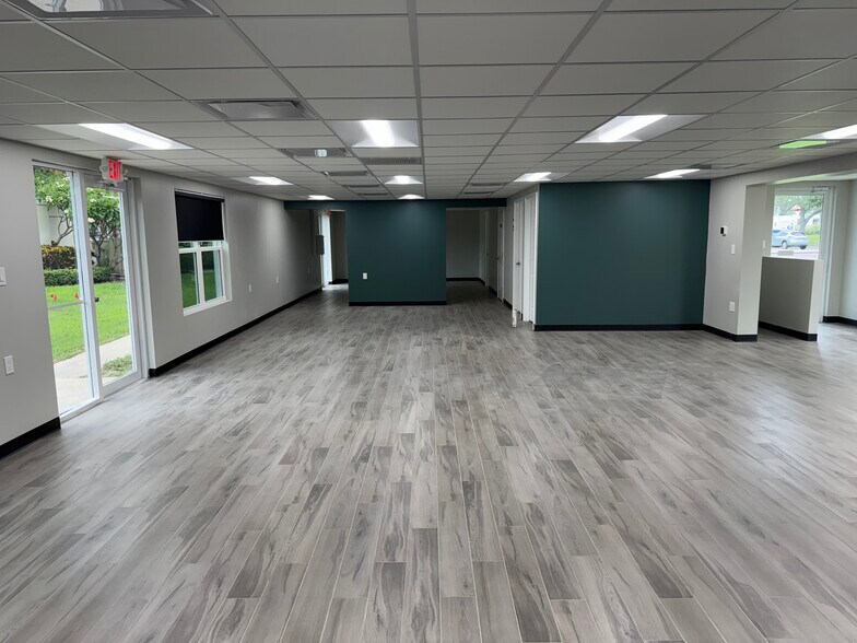 More Photos Of 7900 Dr. Martin Luther King, J St N, Saint Petersburg Medical For Lease