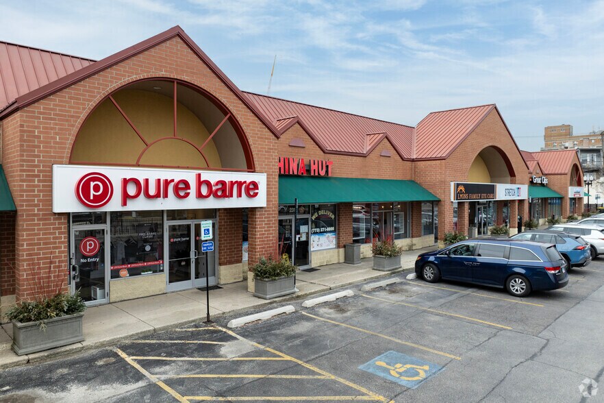More Photos Of 2301-2323 W Lawrence Ave, Chicago Unknown For Lease