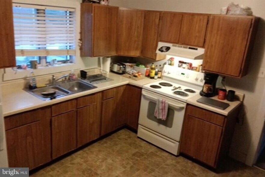 More Photos Of 2167 Main St, Lititz Flex For Sale