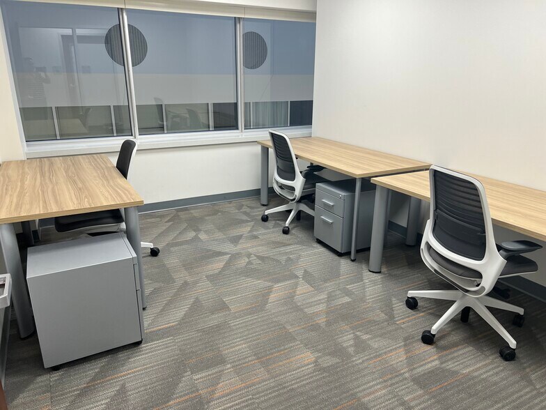 More Photos Of 801 W Big Beaver Rd, Troy Coworking Space