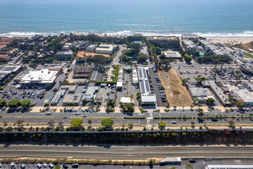More Photos Of 225 S Highway 101, Solana Beach Apartments For Sale