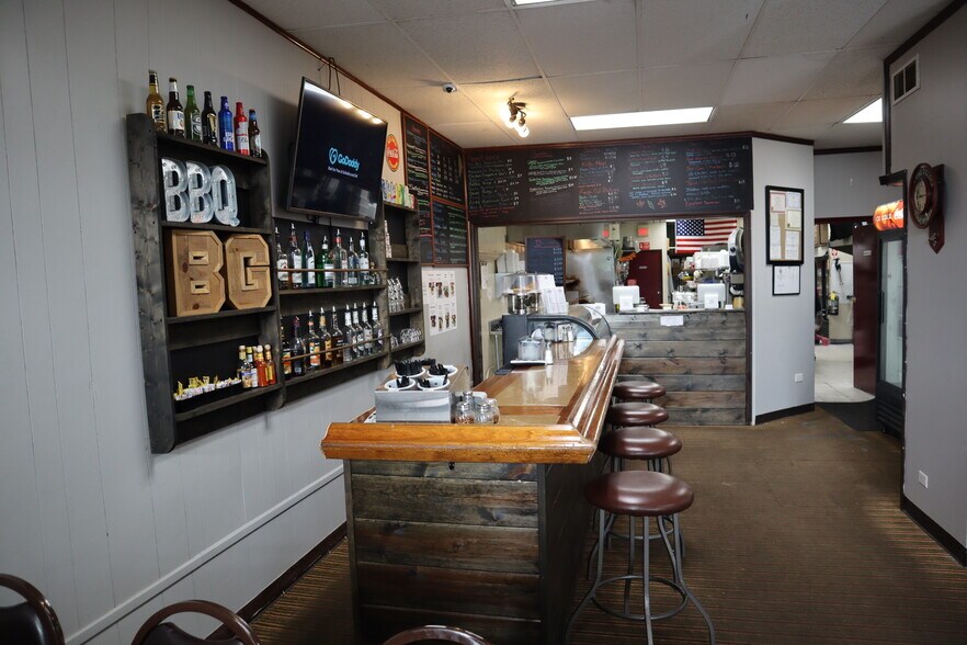 More Photos Of 125 S Main St, Burlington Restaurant For Lease