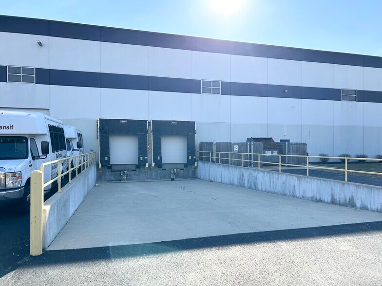 More Photos Of 501 W Air Park Dr, Muncie Warehouse For Lease