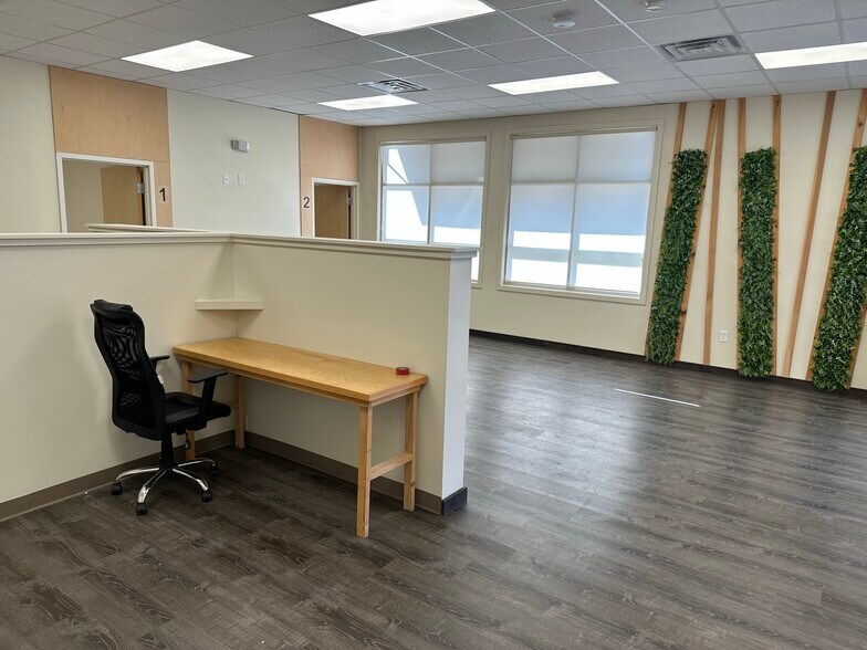 More Photos Of 959 New Loudon Rd, Latham Freestanding For Lease