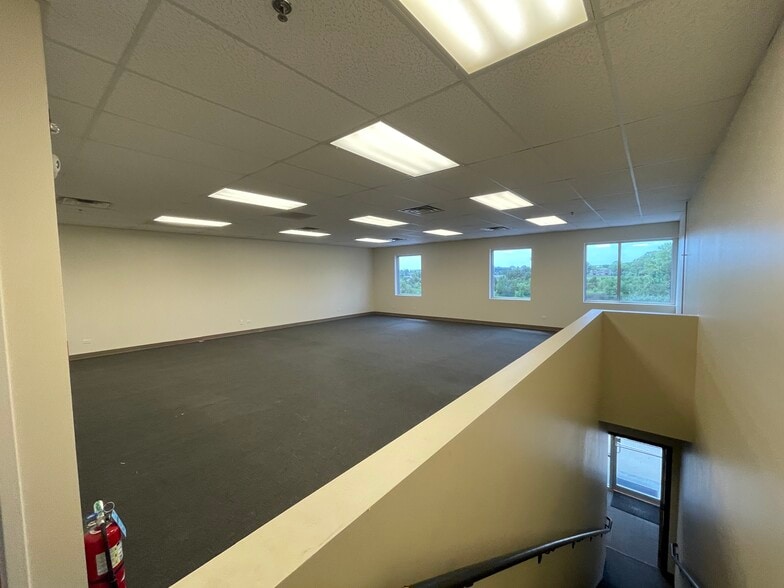 More Photos Of 1585 Beverly Ct, Aurora Warehouse For Sale