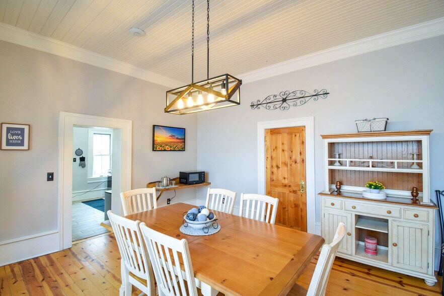 More Photos Of 161 N Main St, Snowflake Hotel For Sale