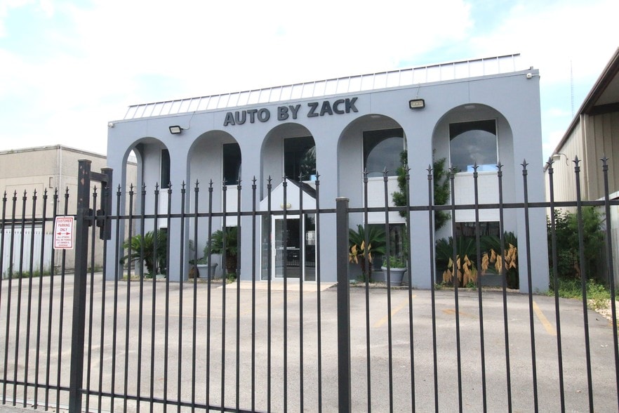 More Photos Of 5827 Star Ln, Houston Warehouse For Sale